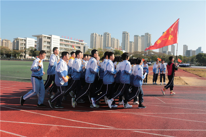 激情跑操绽放青春风采